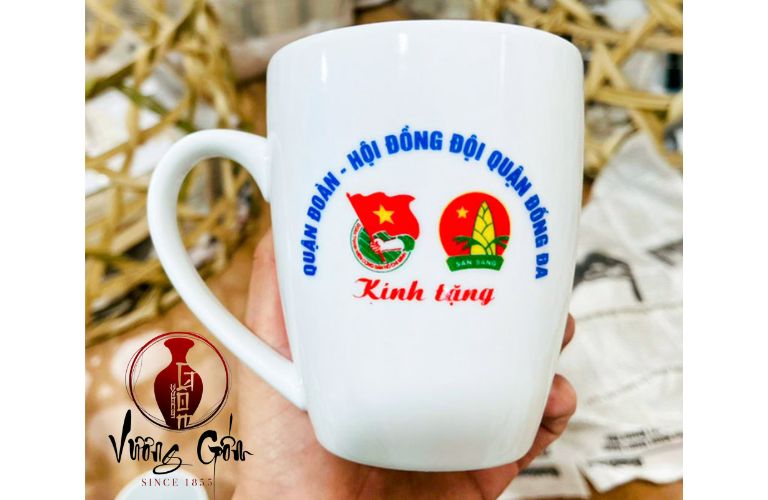 Ly sứ in logo làm quà tặng đoàn thanh niên